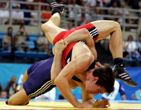 Luptătorii din Rusia şi Belarus vor concura sub drapelul UWW, anunţă forul mondial