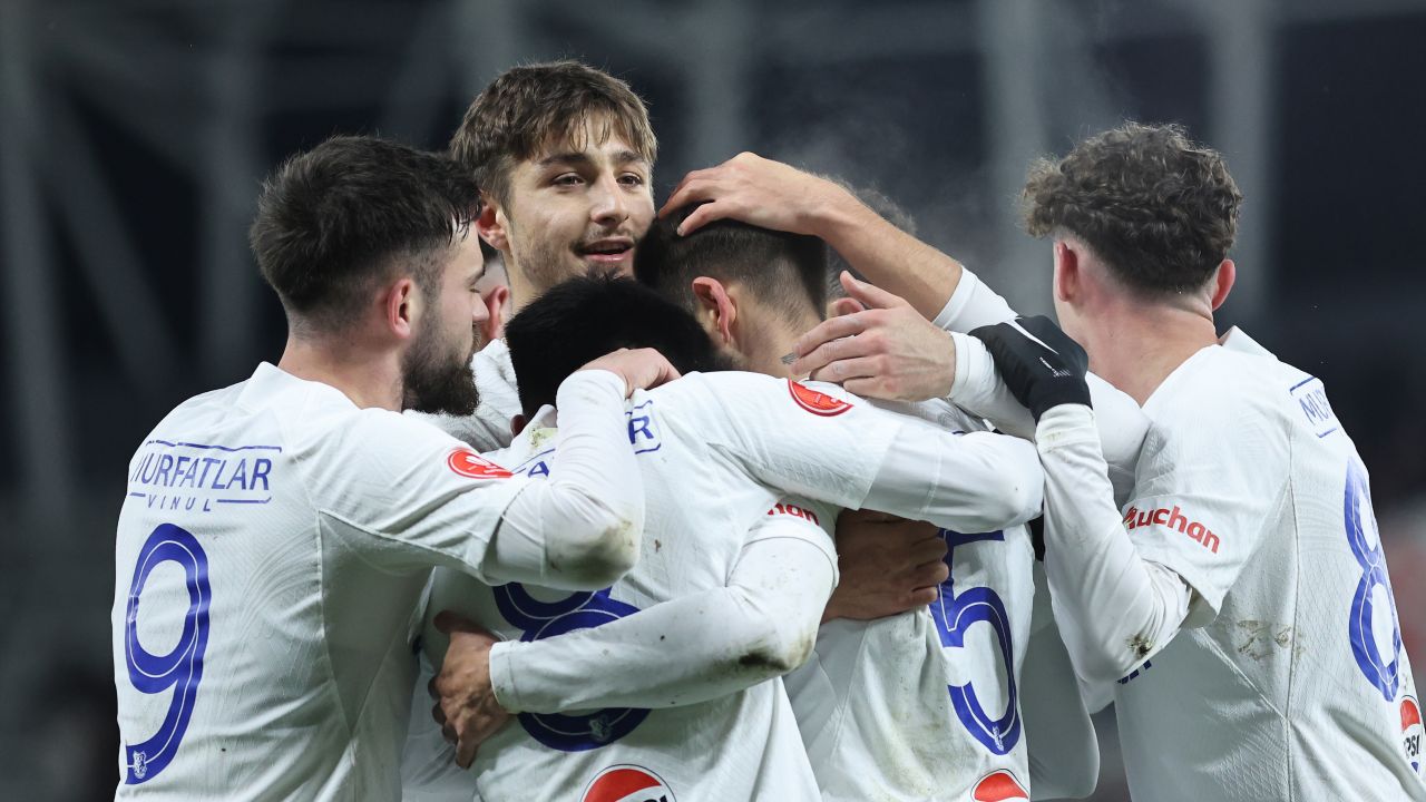 Dinamo -1, ACUM pe Sport.ro! Bogdan Țîru deschide scorul!