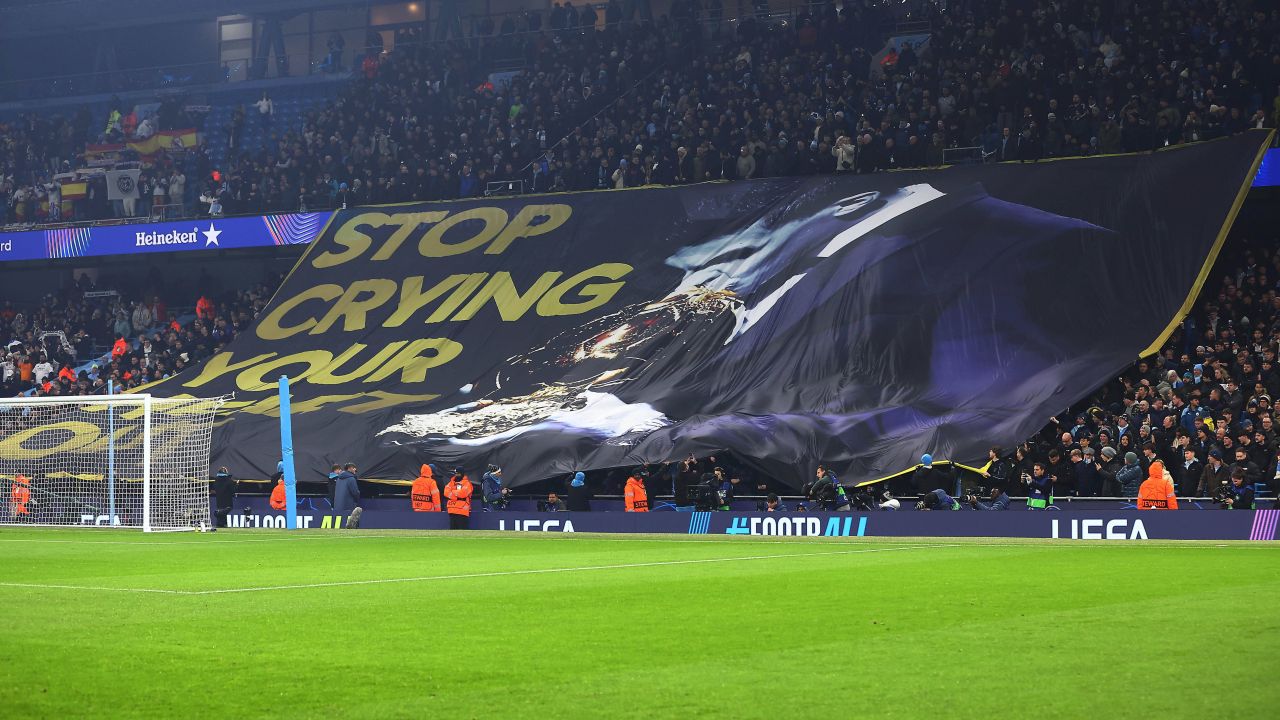 Ce a făcut Rodri când a văzut banner-ul anti-Vinicius din Manchester City – Real Madrid