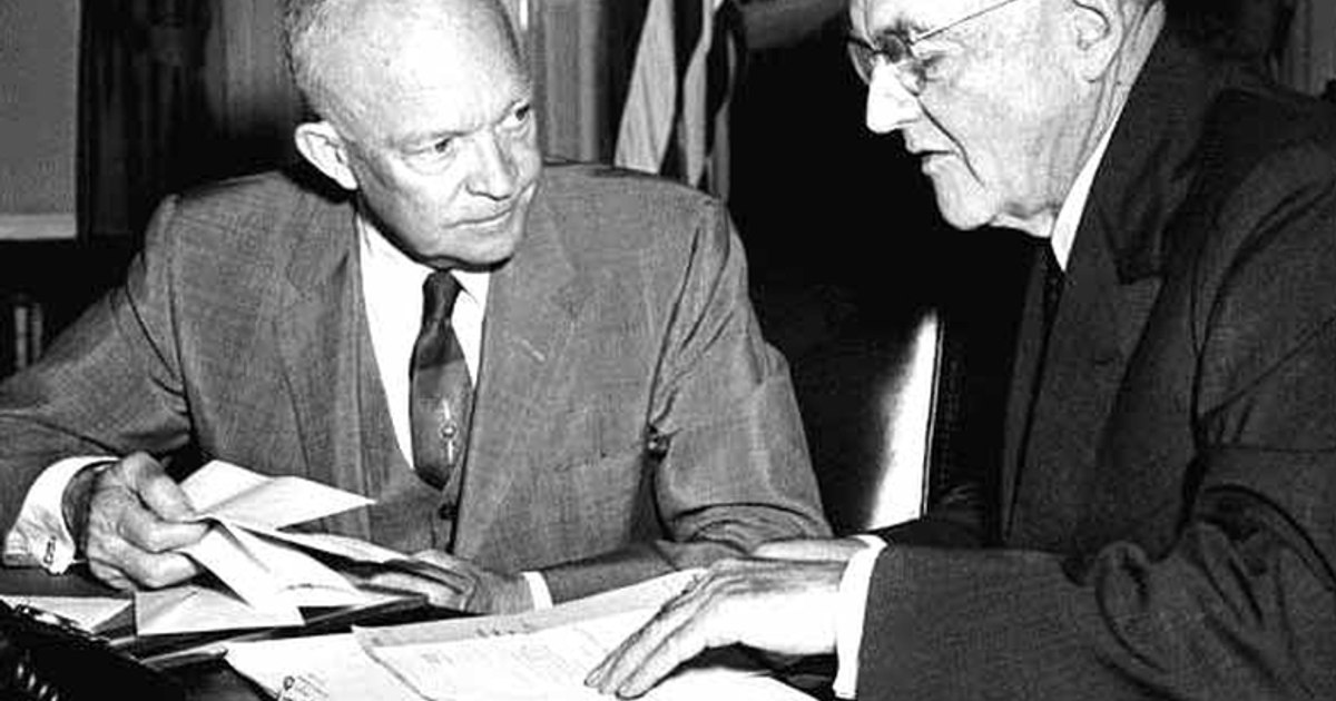 Epurările din anii ’50. Lecții neînvațate din vânătoarea anticomunistă pot să rănească din  nou America