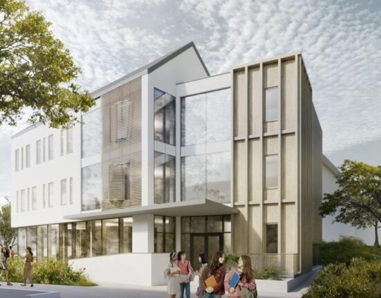 Proiectul campusurilor rurale se transformă în scandal național