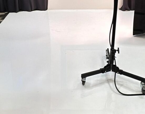 După trei zile de show-uri caracterizate de stil și eleganță, Mercedes-Benz Bucharest  Fashion Week se închide cu o petrecere surprinzătoare organizată de IQOS