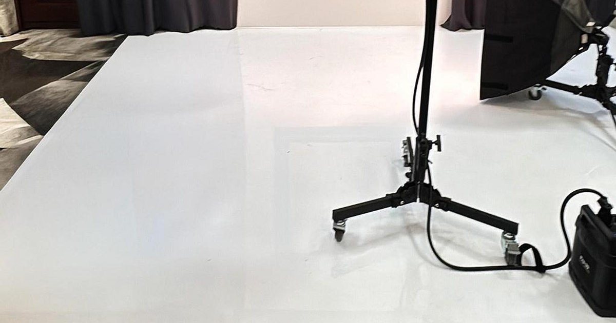 După trei zile de show-uri caracterizate de stil și eleganță, Mercedes-Benz Bucharest  Fashion Week se închide cu o petrecere surprinzătoare organizată de IQOS