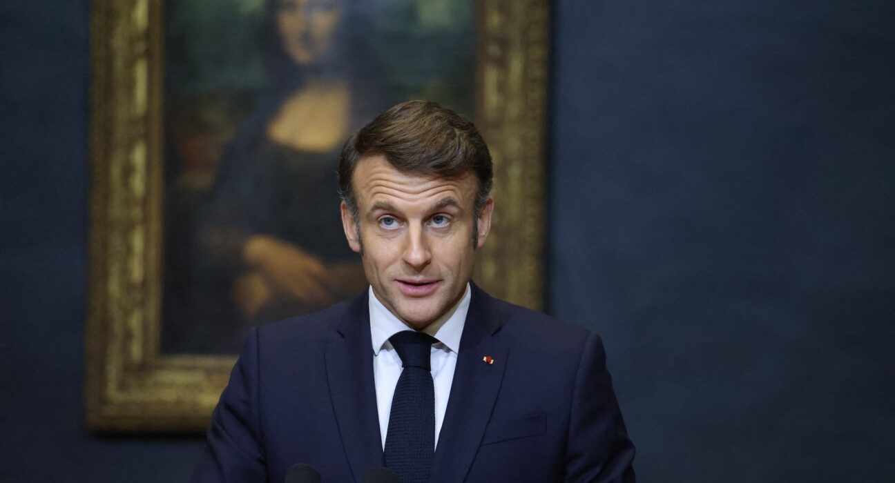 „Legea este aceeași pentru toată lumea”. Macron a abordat cazul Le Pen pentru prima oară și a condamnat amenințările primite de judecători