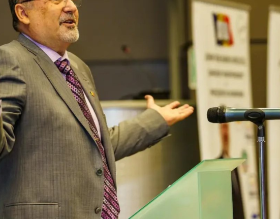 Portret de candidat. Cine este John Ion Banu Muscel, românul ajuns milionar în SUA