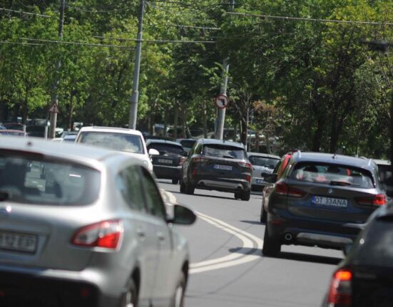 Cutremur pe piața auto: Cu cât se scumpesc mașinile după taxele impuse de Trump