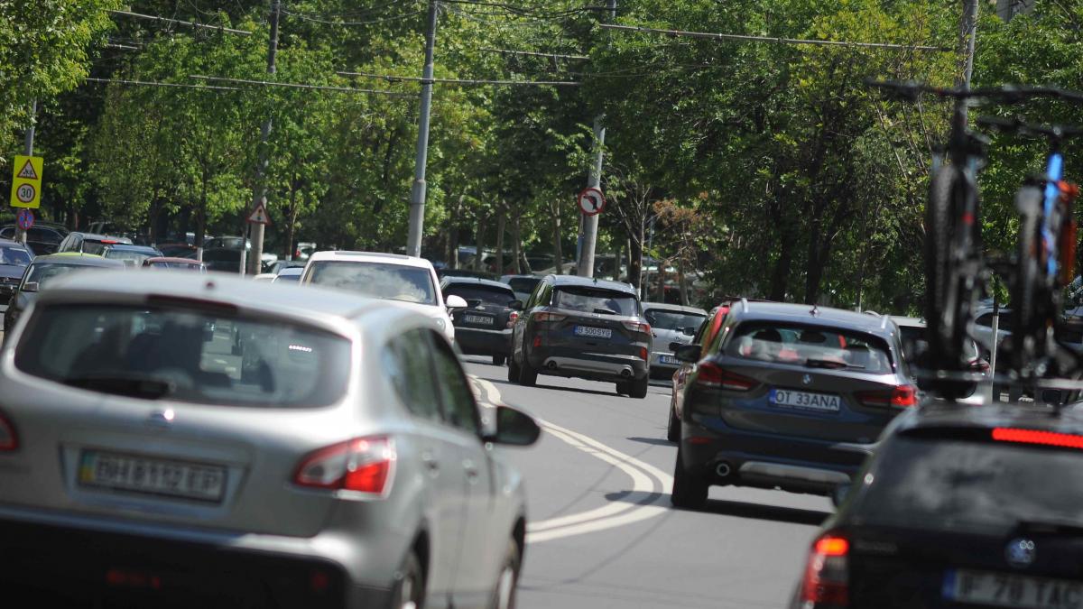 Cutremur pe piața auto: Cu cât se scumpesc mașinile după taxele impuse de Trump