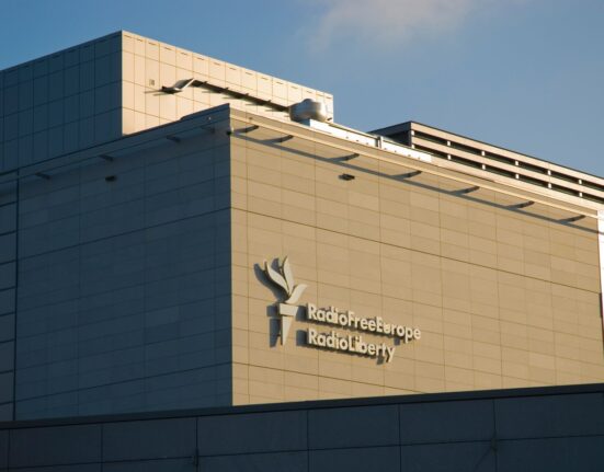 Europa Liberă a anunțat că guvernul SUA i-a oprit transmisia televiziunii în limba rusă