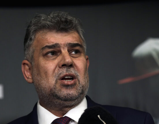 Marcel Ciolacu, replică virulentă pentru Băsescu: „Uită-te în față, Petrov! O să vezi doar lada de gunoi a istoriei”