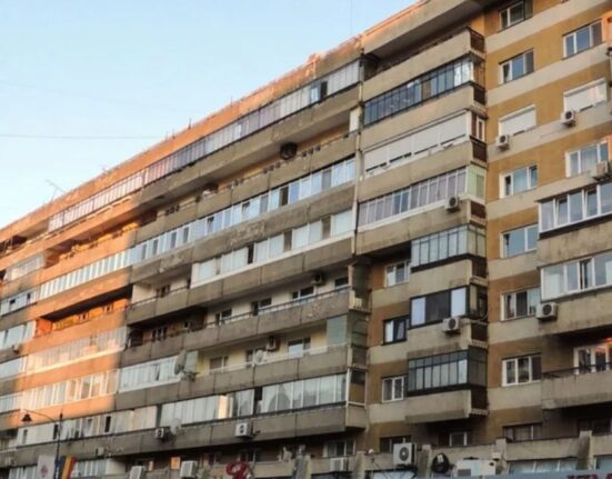 Suspiciune de omor în Chiajna: tânăr reținut după moartea unui bărbat care a căzut de la etajul 5