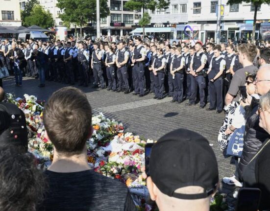 Germania investighează o posibilă „influență din străinătate” în valul de atacuri / Cel din Mannheim, căutat pe internet de conturi rusești înainte să se producă