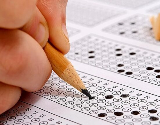 Ghid admitere liceu 2025. Cum se calculează media de admitere, cum se fac înscrierile, ce acte trebuie să conțină dosarul