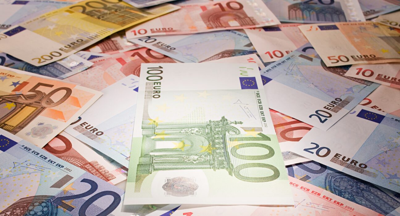 „Slavă Domnului că Europa a creat euro” / Moneda unică, refugiu pentru investitori în fața turbulențelor din SUA