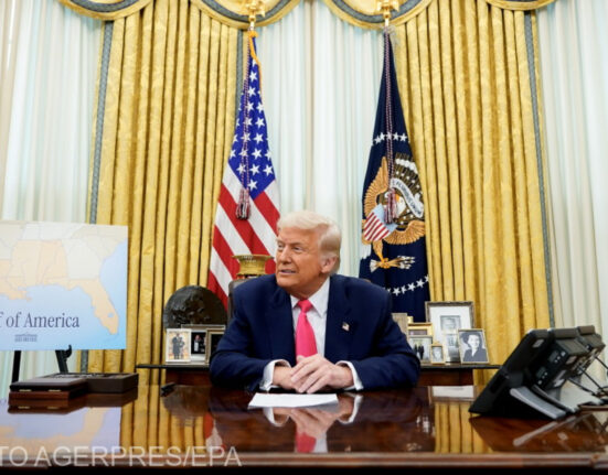 Trump pregătește închiderea a 30 de ambasade și consulate. Care este motivul și ce schimbă în politica externă a SUA