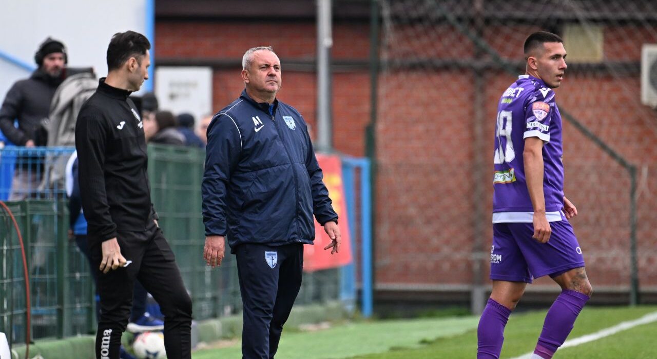 „Mă vedeți că mi-am dat demisia?”. Mihai Iosif a reacționat după remiza cu FC Argeș