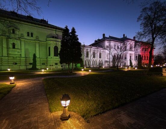 DOCUMENT Administrația Prezidențială și-a publicat cheltuielile în primul trimestru. Cei mai mulți bani, pentru o vizită a lui Iohannis la Bruxelles și pentru un contract cu REBU