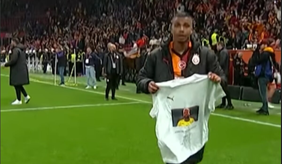 Gest emoționant în memoria lui Aaron Boupendza » Ce a afișat fostul său coleg de la naționala Gabonului