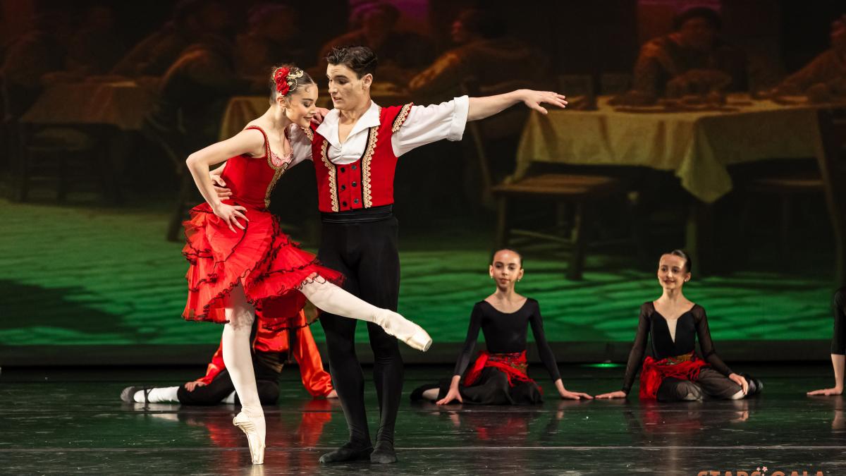 Explozie de talente pe scena Teatrului Naţional din Bucuresti in cadrul Stars Gala by Revolve Dance