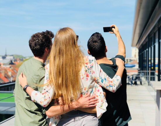 Superstarul care le spune fanilor că cererile de selfie-uri îi provoacă panică și disconfort