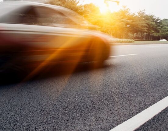 Tânăr vitezoman, prins cu 240 km/h pe Autostrada Soarelui. Ce amendă a primit și cât va sta pe dreapta