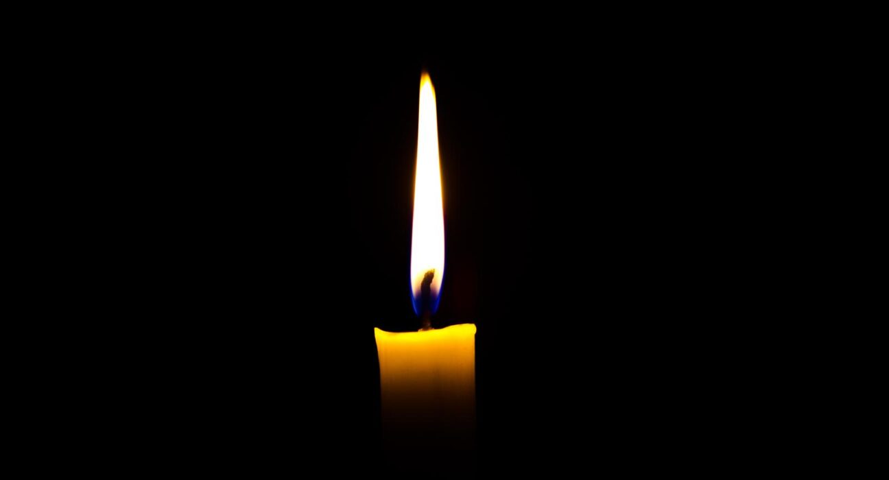 Lumina Sfântă de la Ierusalim a ajuns în România