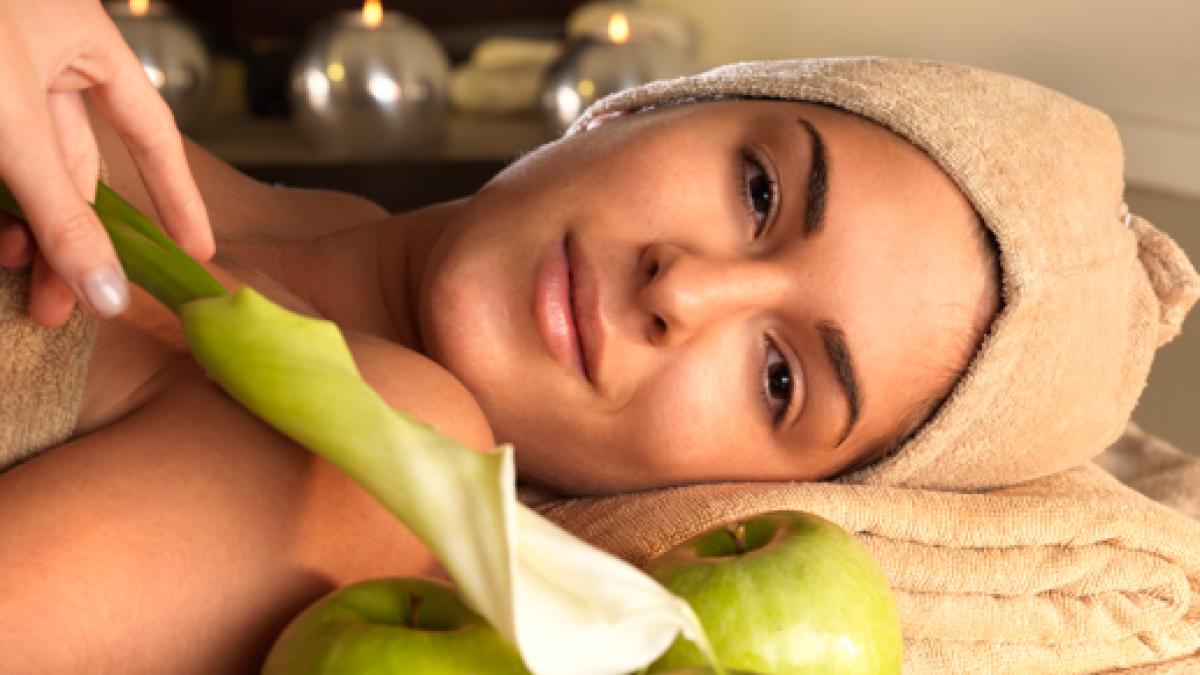 Ai exagerat cu mâncarea de Paște? Cât trebuie să alergi ca să arzi o felie de cozonac? Află aici