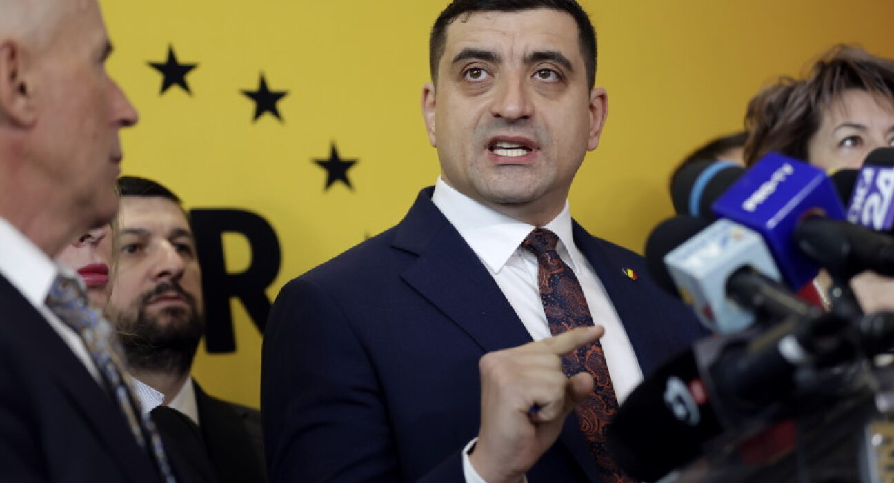 George Simion anunţă că „se vrea eliminarea” lui, într-un interviu cu Steve Bannon, fostul strateg-şef al lui Donald Trump