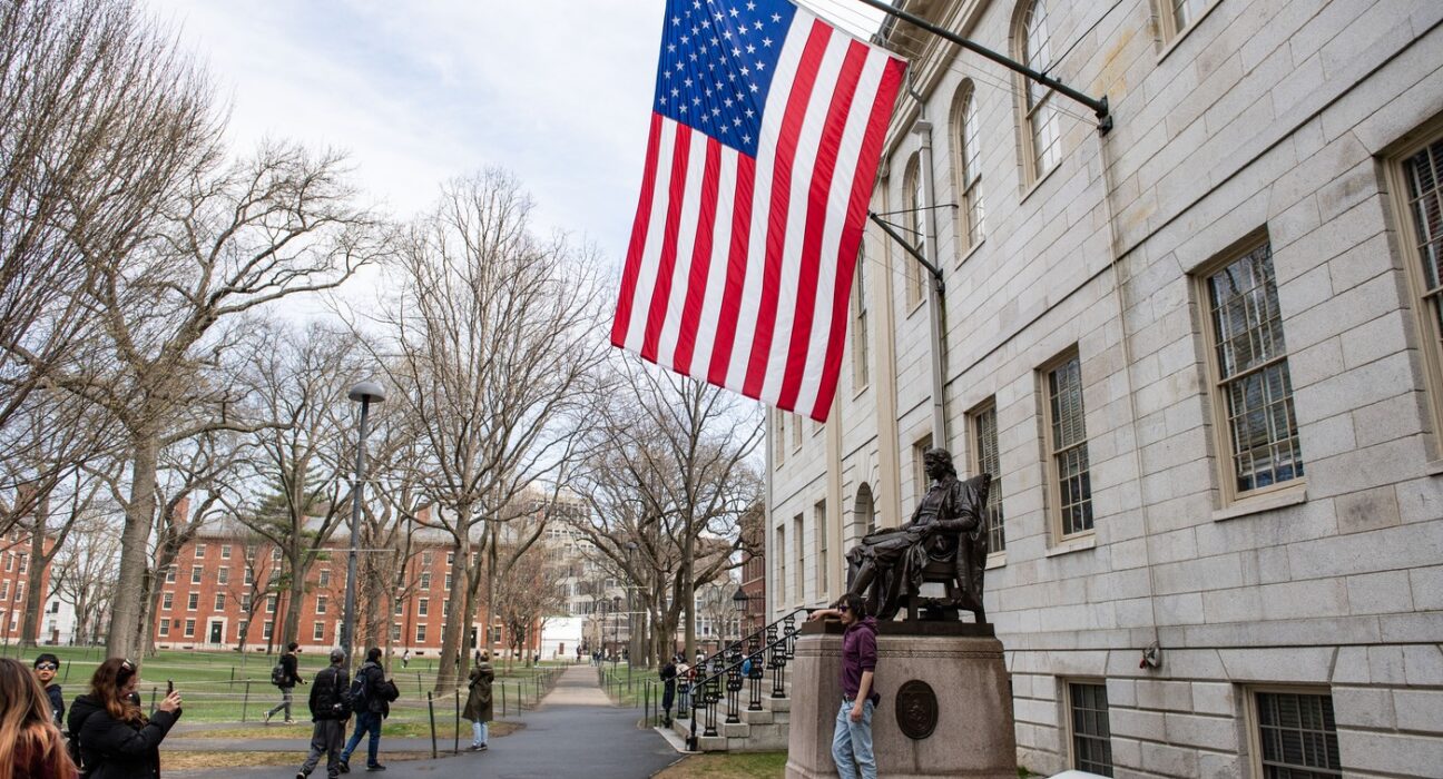Administrația Trump, dată în judecată de Universitatea Harvard, care acuză „consecințele reale dure” ale agendei politice de la Casa Albă