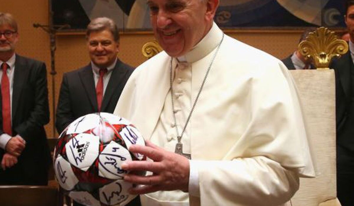 Lionel Messi îl omagiază pe Papa Francisc: „Mulțumesc pentru că ai făcut lumea mai bună”