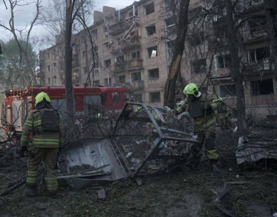 LIVE Război în Ucraina, ziua 1155: Val de atacuri aeriene rusești peste noapte, mai ales asupra Kievului și Harkovului / Trump susține că s-a înțeles cu Putin și Zelenski