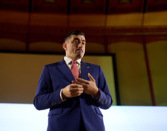 AEP demarează procedura de verificare în cazul promovării lui Simion. Omul responsabil cu finanțele AUR neagă contractul de lobby din SUA: Nu există contract, nu există vreo plată, nici din subvenție, nici din altă sursă