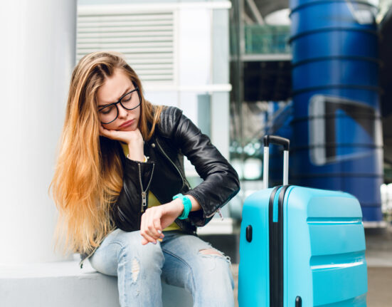 Momente de groază pe aeroportul din Palermo. O turistă a fost găsită cu o bombă în bagaj: „Am luat-o ca suvenir!”