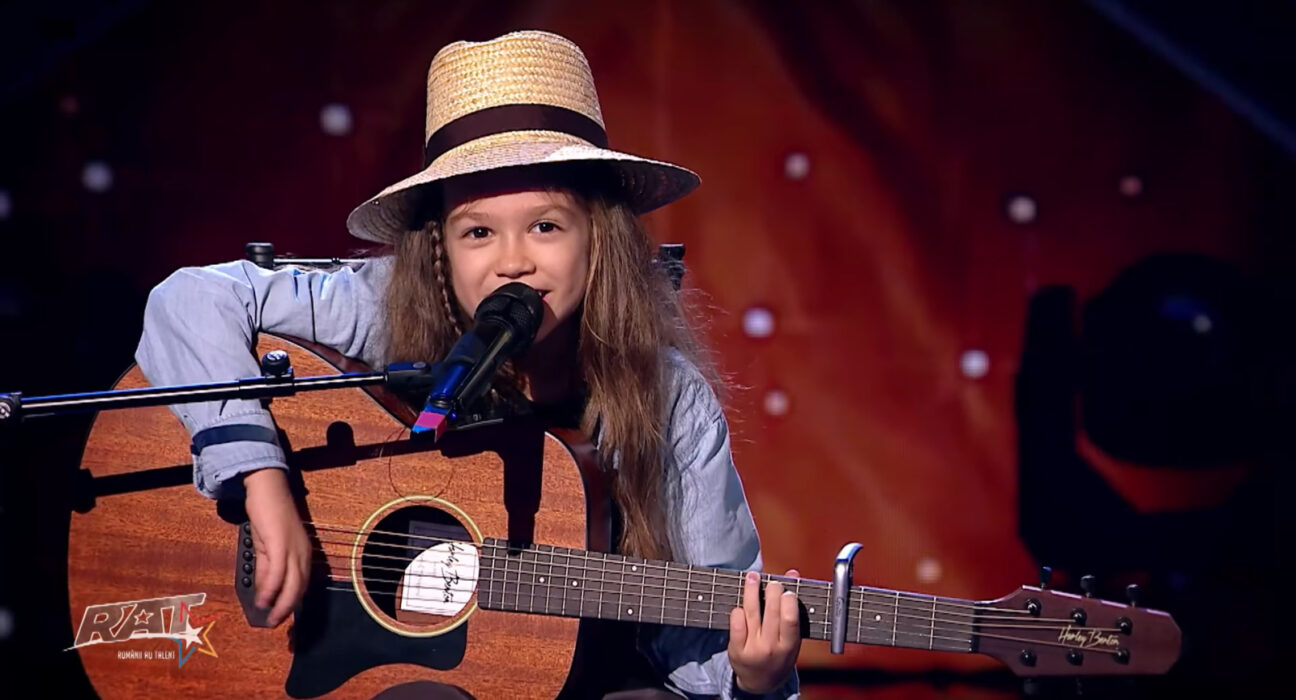 Carol, micul chitarist din București, a făcut spectacol la „Românii au Talent”: „Și-a dat singur Golden Buzz”