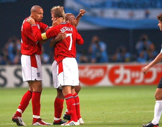 A câștigat milioane din fotbal, dar a intrat în faliment » Datoria pe care nu a putut s-o plătească fostul star al Angliei