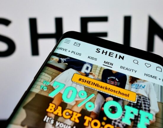 Shein și Temu cresc prețurile ca răspuns la tarifele Trump