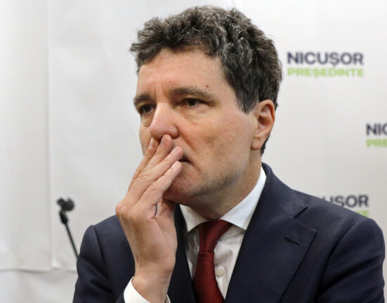 Cine-l finanțează pe Nicușor Dan să fie președinte