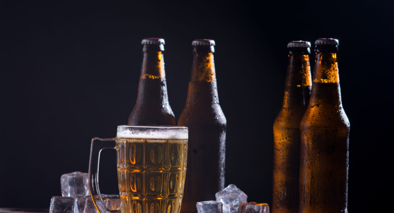 Ce se întâmplă cu dinții tăi dacă bei alcool