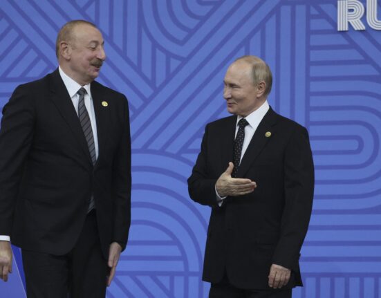 O țară vecină Rusiei se distanțează de Moscova. Presupuși spioni ruși au fost arestați în redacția locală a Sputnik