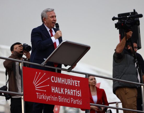 Noi arestări printre primarii opoziției din Turcia