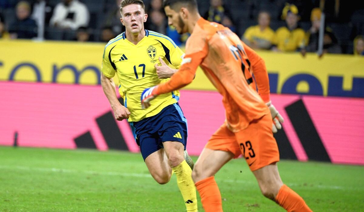 Dinamo vrea să-și betoneze poarta cu un titular de națională