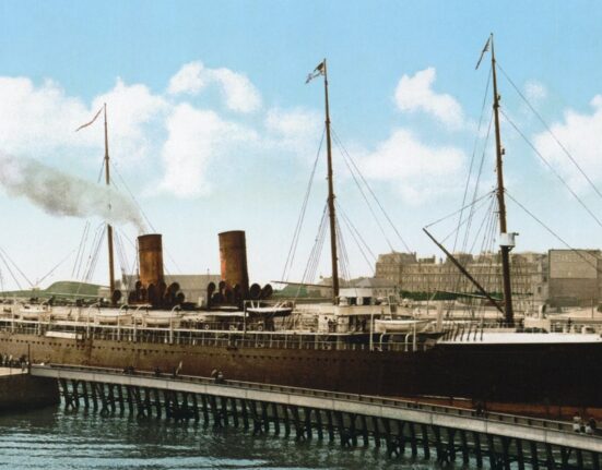 O tragedie mai mare decât pe Titanic. Dezastrul naval în care copiii și femeile au fost lăsați să moară după ce au fost loviți și înjunghiați