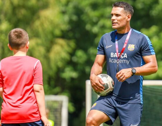 Metoda omizii și refuzul vaccinării » Dedesubturile transferului anunțat cu fast în România: „A lucrat la FC Barcelona”