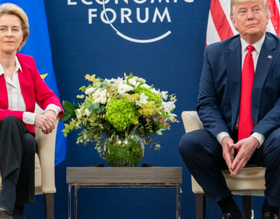 Comisia Europeană: Ursula von der Leyen a avut o discuție telefonică constructivă cu Donald Trump
