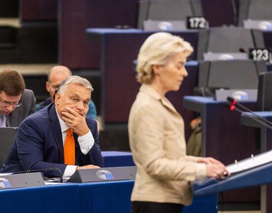 Înaintea votului de joi, Viktor Orban o amenință pe Ursula von der Leyen cu „o zi turbulentă” și îi transmite un mesaj tranșant / Ce imagine a postat