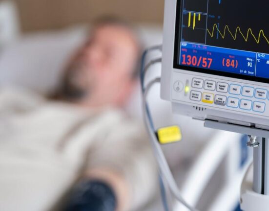 Premieră mondială: Prima pompă cardiacă cu membrană ondulată, implantată cu succes la un pacient cu insuficiență cardiacă avansată