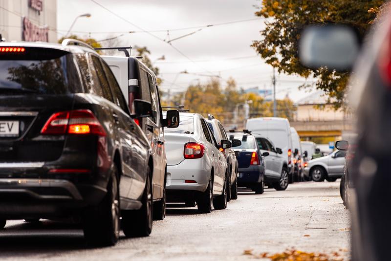ULTIMA ORĂ Bucureștiul se pregătește să interzică cele mai poluante autovehicule – sunt vizate mașinile vechi și cele diesel. Va fi stabilită o zonă cu emisii reduse (LEZ)