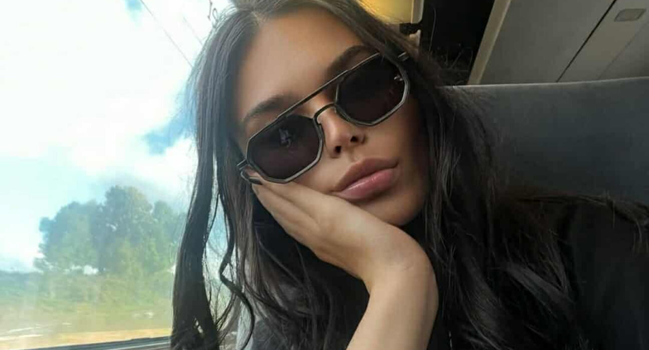 Mesajul controversat de pe tricoul Tamilei Cristescu a împărțit internetul în două. Trimitere directă la ministrul Oana Țoiu – Foto în articol