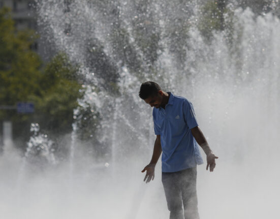 Vine din nou canicula. Cod galben în şase judeţe şi în București. Valul de căldură se va extinde şi intensifica