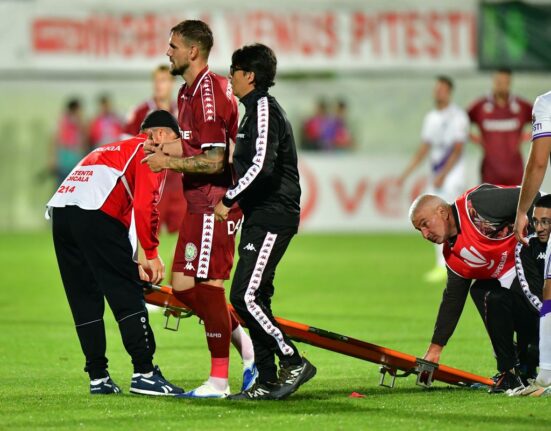 „Durerea a fost intensă!” » Elvir Koljic s-a prăbușit pe gazon după o intrare dură și a spus totul după meci: „Am plăcuța în picior!”