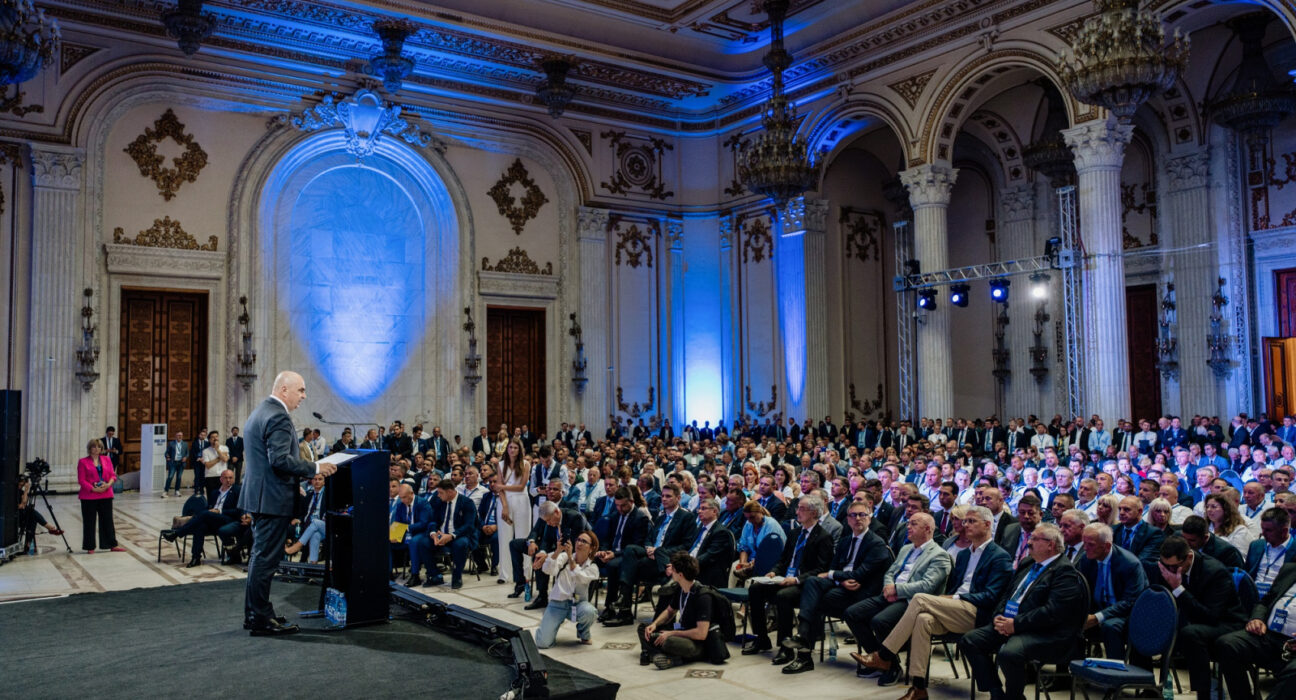 Congresul PNL, 12 iulie. Reportaj cu declaraţii exclusive: Ce nu s-a văzut în direct